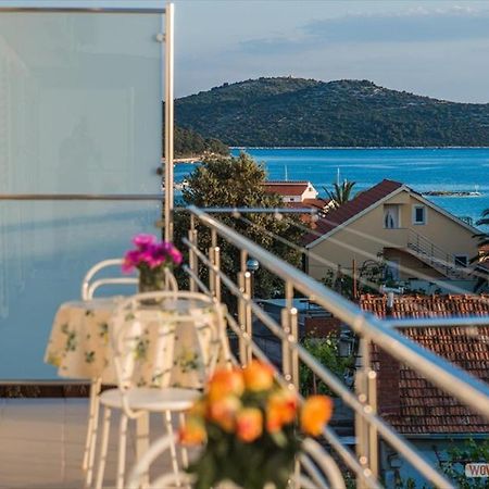 Apartmani Aria Рогозница Экстерьер фото